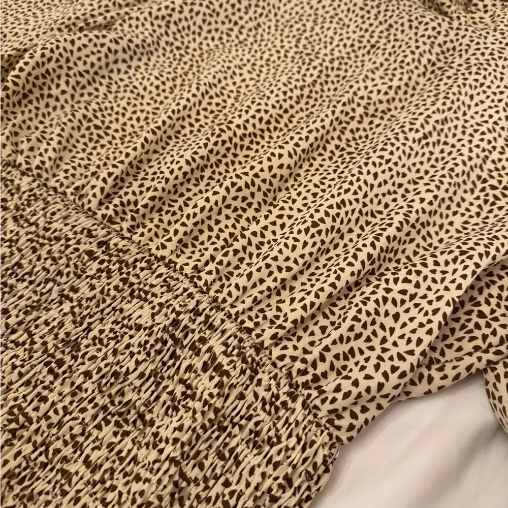 BEIGE HEART PRINT RUFFLE DRESS - Picture 4 of 4